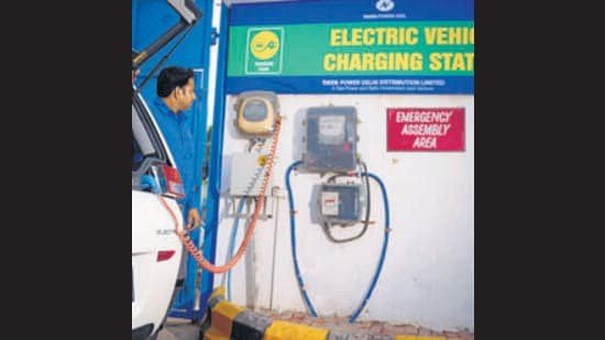 MSEDCL proposes 2,375 EV charging stations across state by 2025