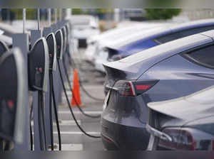 Electric vehicle sales on track to cross 1-million milestone this year