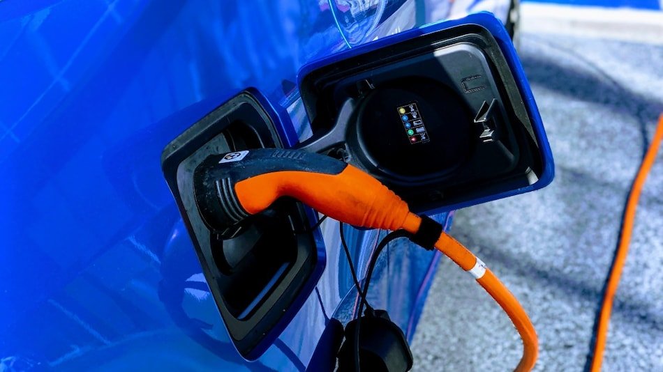2,877 EV charging stations sanctioned in 68 cities: Centre